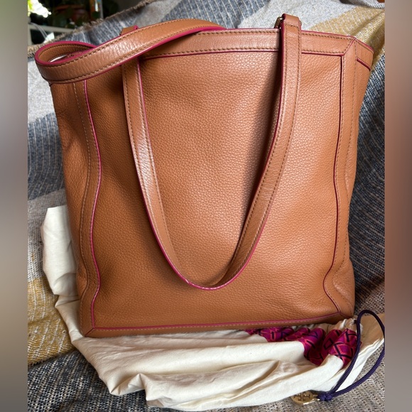 Tory Burch Rare Brown Leather Tote with Pink Accents - Picture 3 of 14